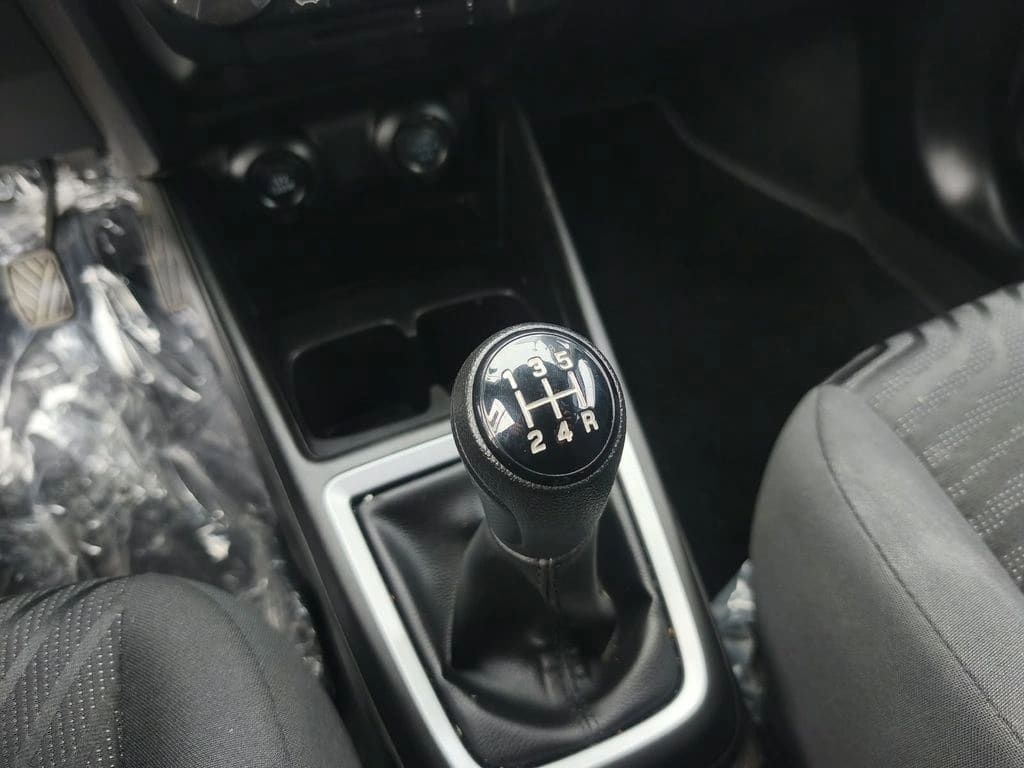 Suzuki Swift Gl 1.2 Mt año 2025