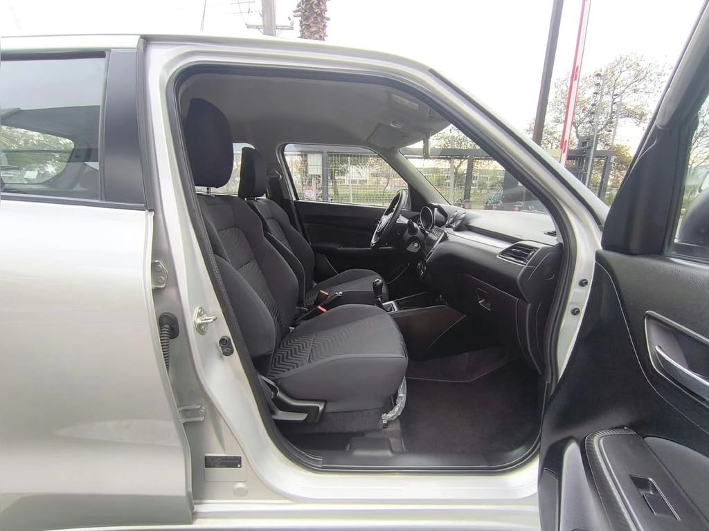 Suzuki Swift Gl 1.2 Mt año 2025