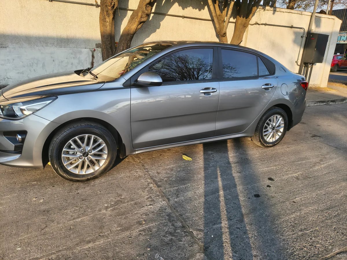 KIA MOTORS RIO 4 Rio 4 Lx 1.4l 6mt Ac año 2022