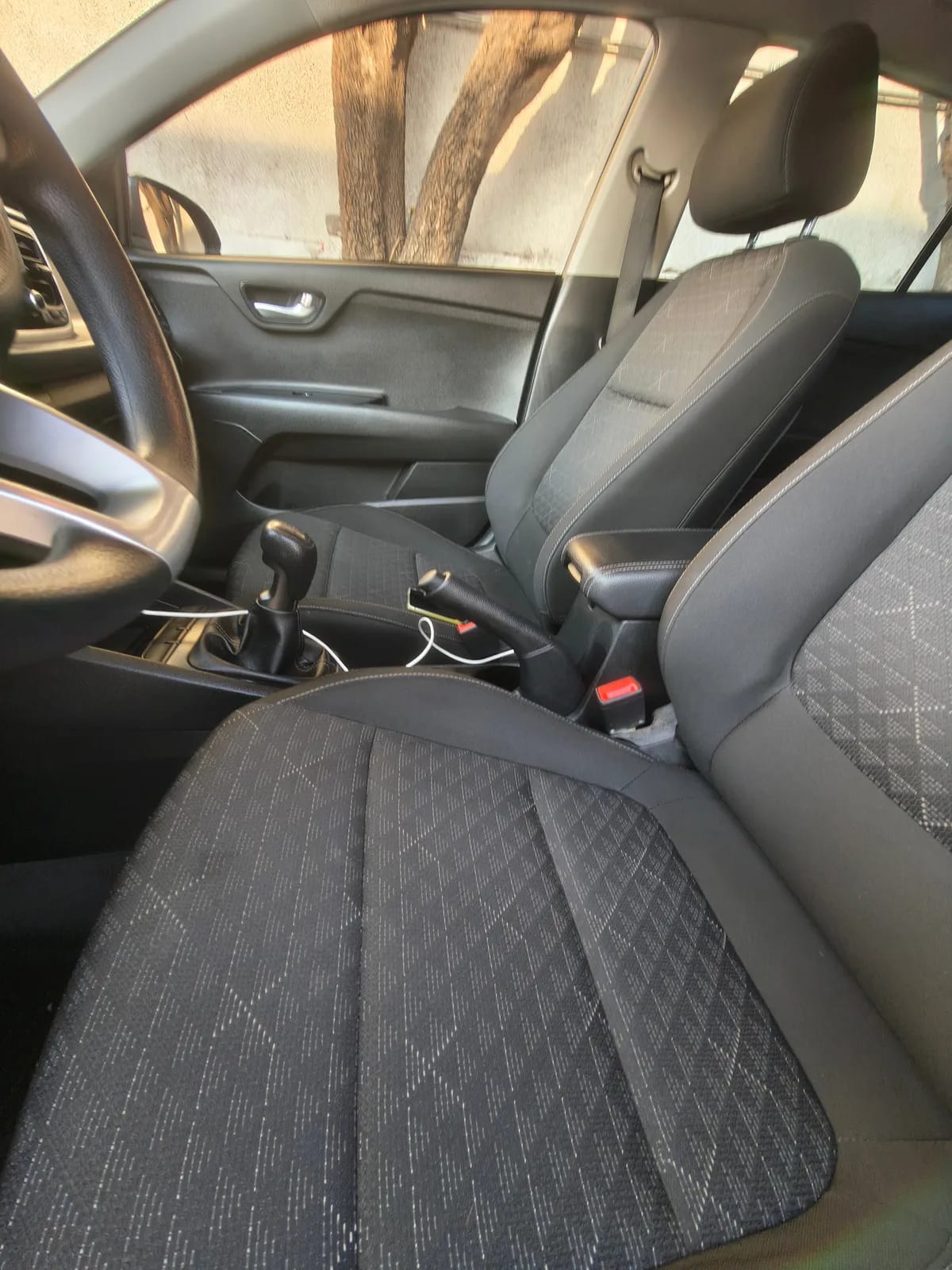 KIA MOTORS RIO 4 Rio 4 Lx 1.4l 6mt Ac año 2022