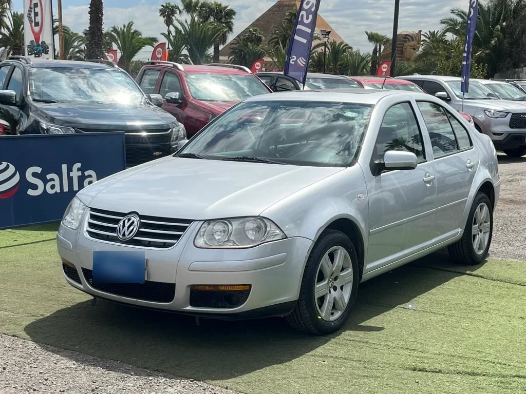 Volkswagen Bora 2.0 Trendline Mt año 2011
