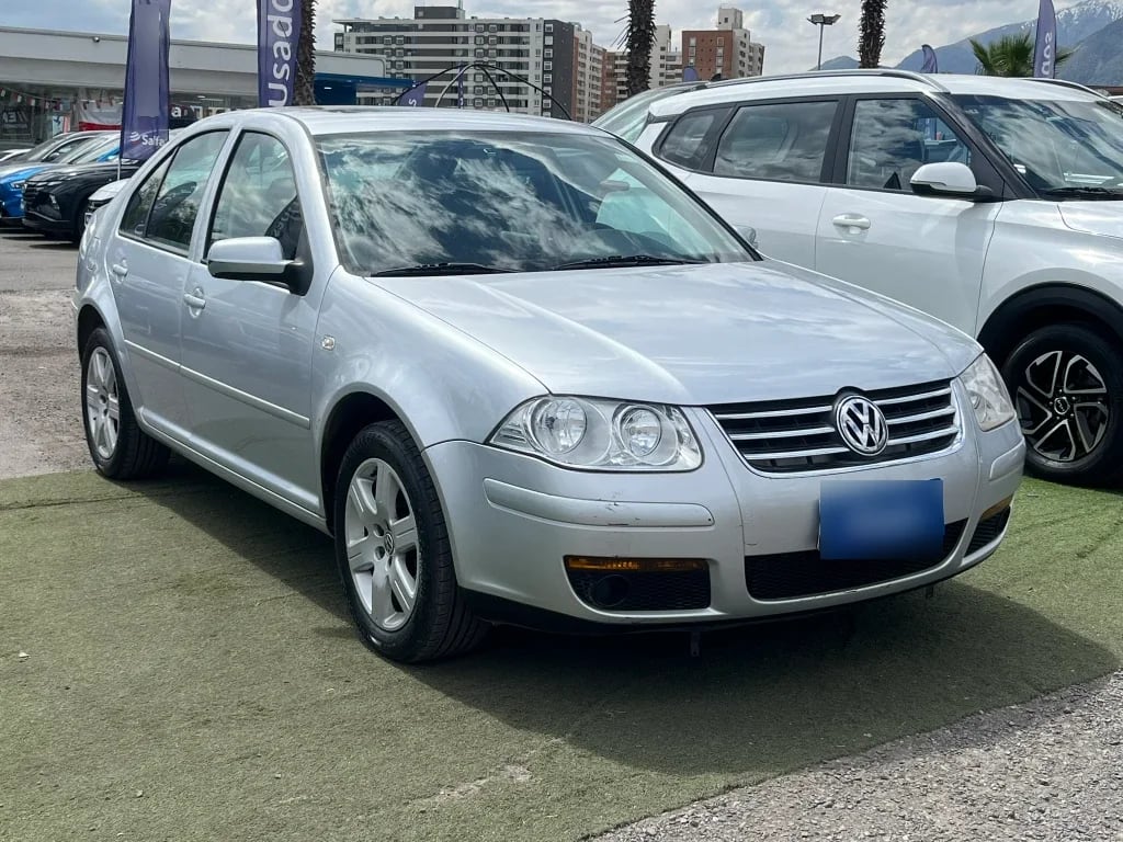 Volkswagen Bora 2.0 Trendline Mt año 2011