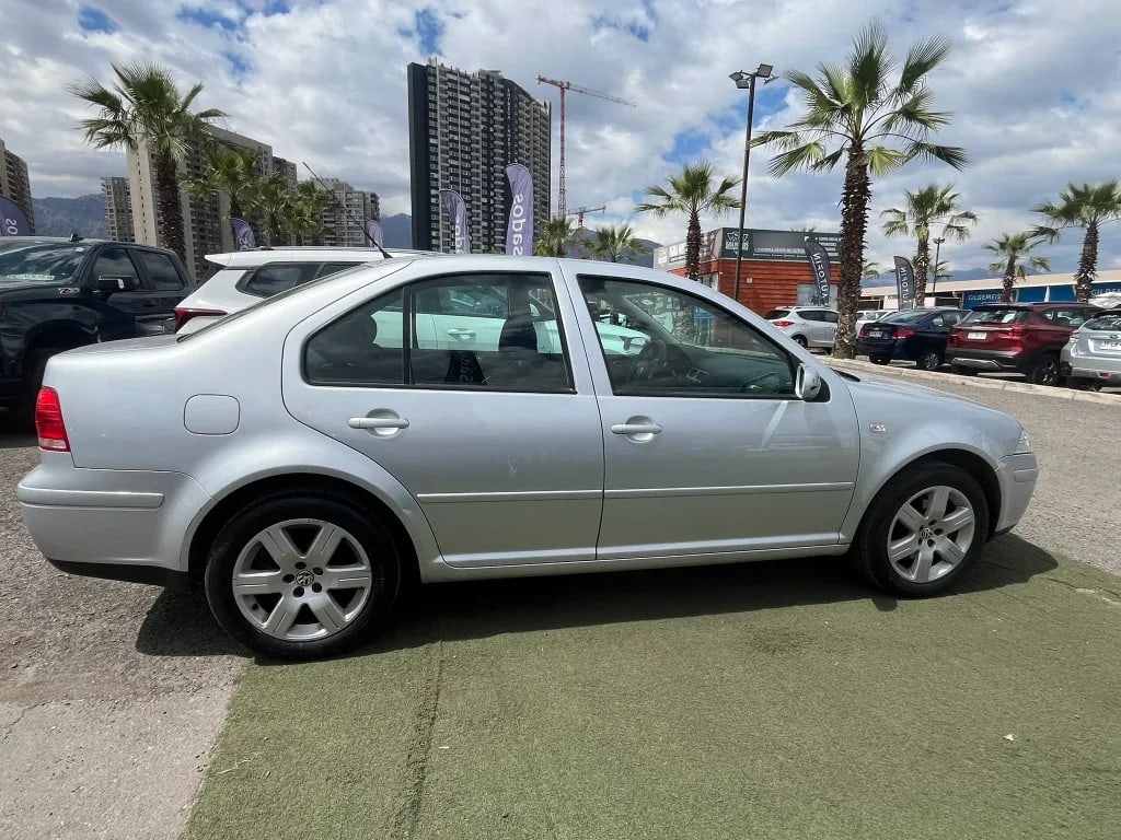 Volkswagen Bora 2.0 Trendline Mt año 2011