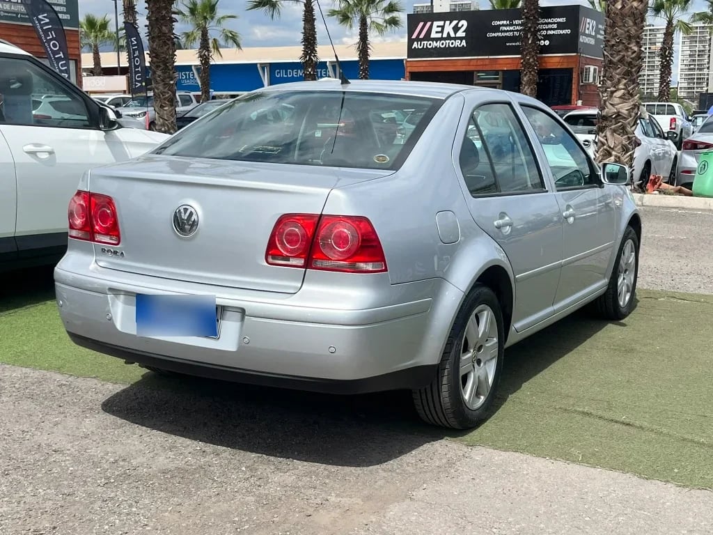 Volkswagen Bora 2.0 Trendline Mt año 2011