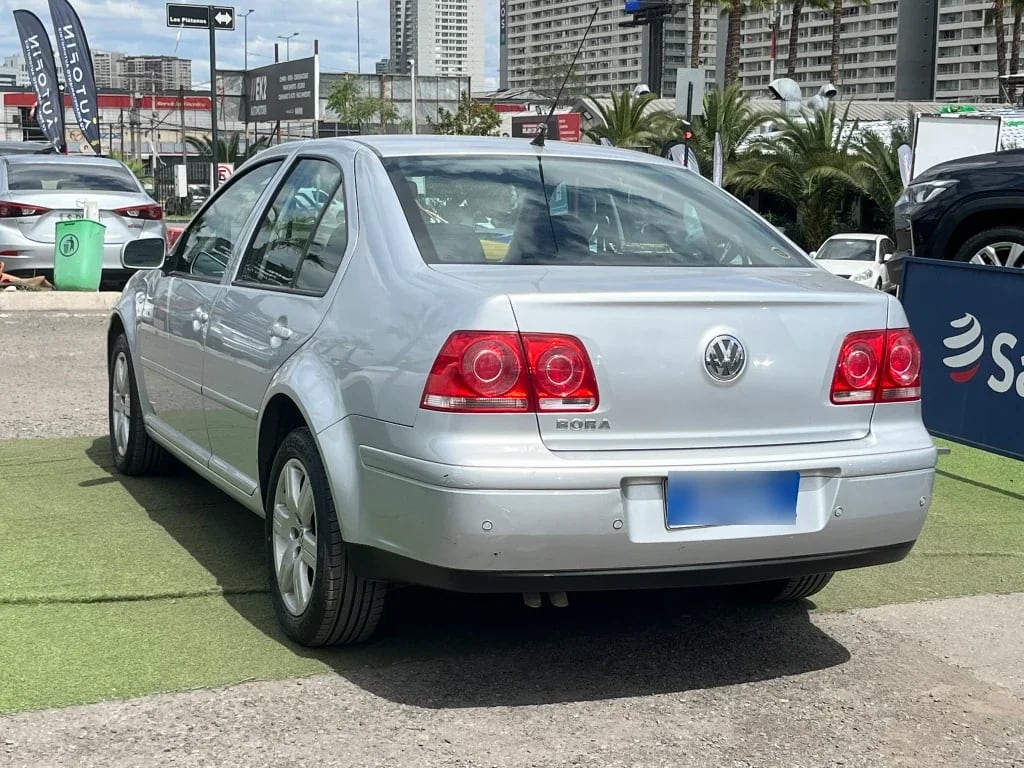 Volkswagen Bora 2.0 Trendline Mt año 2011