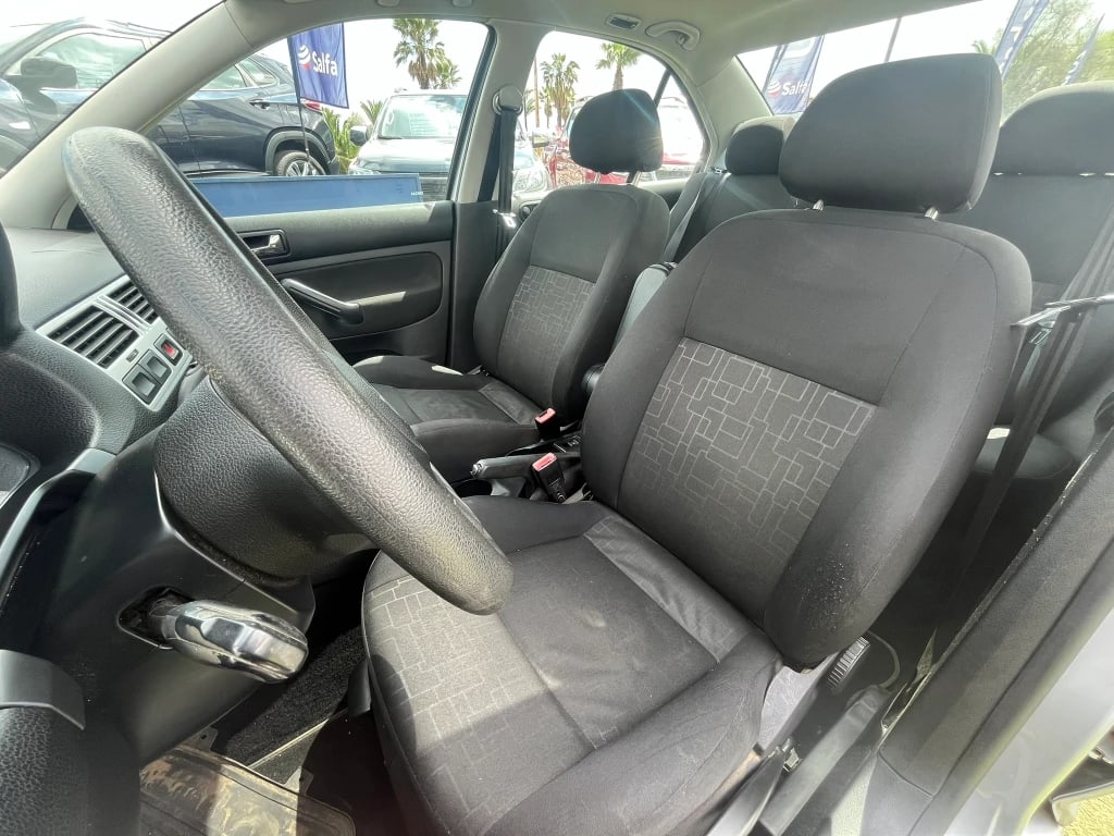 Volkswagen Bora 2.0 Trendline Mt año 2011