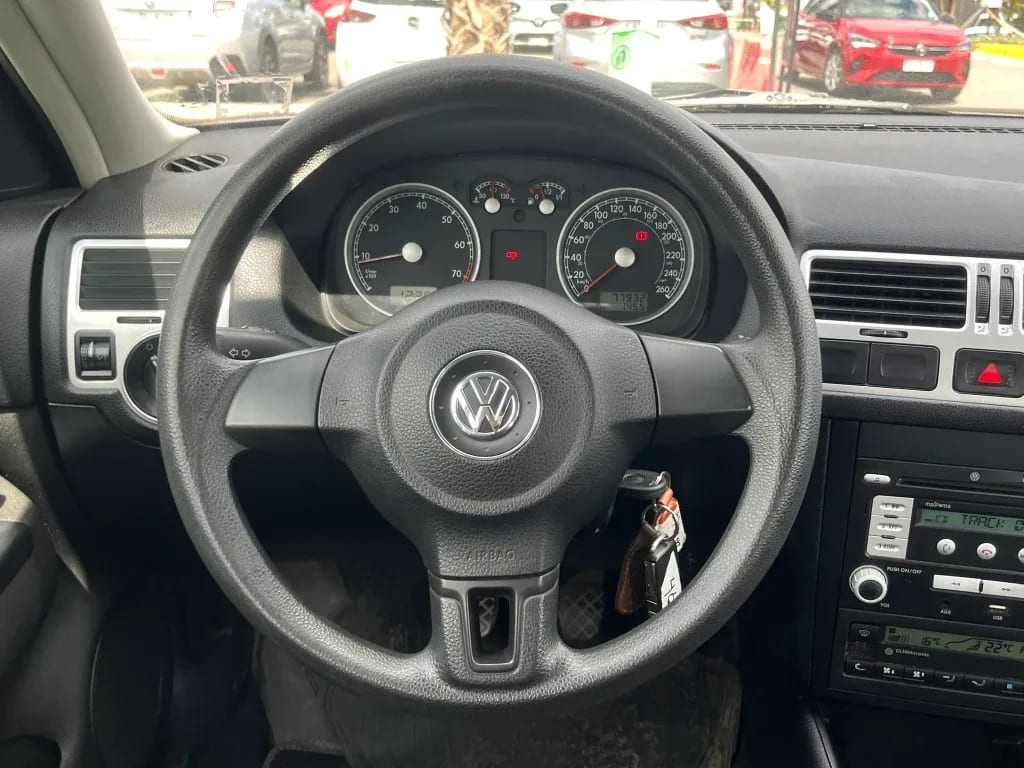 Volkswagen Bora 2.0 Trendline Mt año 2011