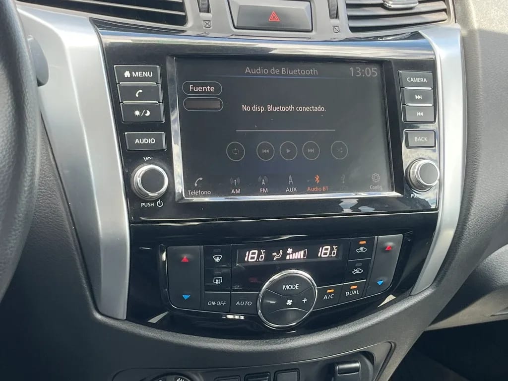 Nissan Navara 2.3d Platinum Diesel 4x4 Dob.cab. Mt 4p año 2023