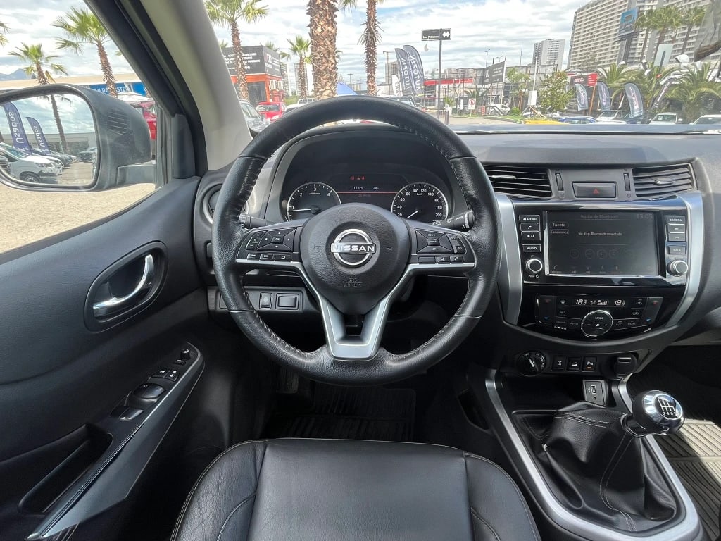 Nissan Navara 2.3d Platinum Diesel 4x4 Dob.cab. Mt 4p año 2023