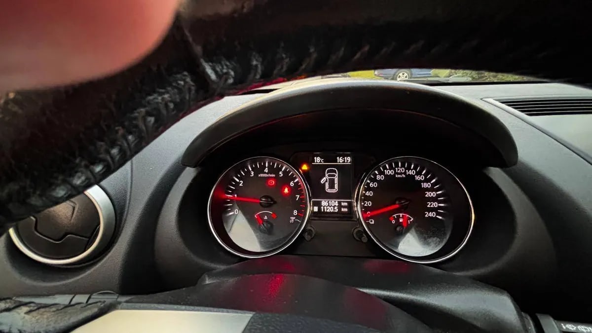 NISSAN QASHQAI 1.6 Mt 4x2 año 2013