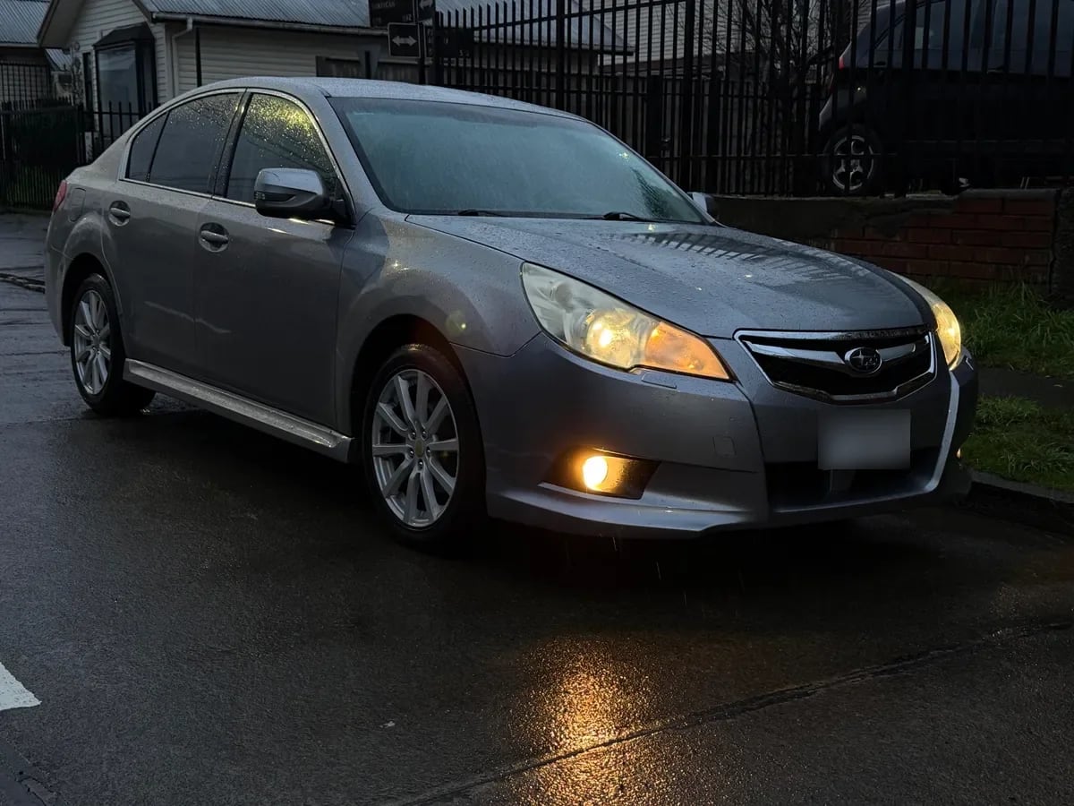 SUBARU LEGACY 2.5 I Xa At 4x4 año 2012