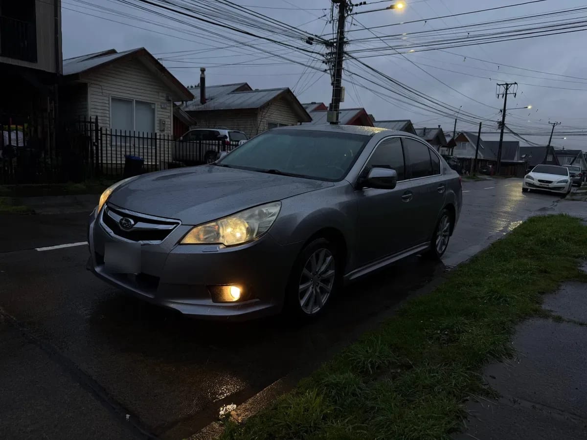 SUBARU LEGACY 2.5 I Xa At 4x4 año 2012