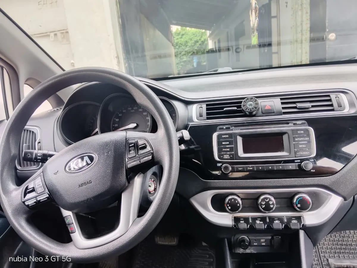 KIA MOTORS RIO 4 1.4 Ex 4 6at Full año 2017