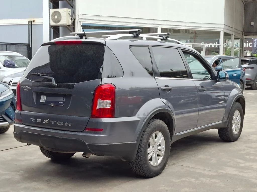 Ssangyong Rexton 2.0 Diesel 2wd Mt 5p año 2016