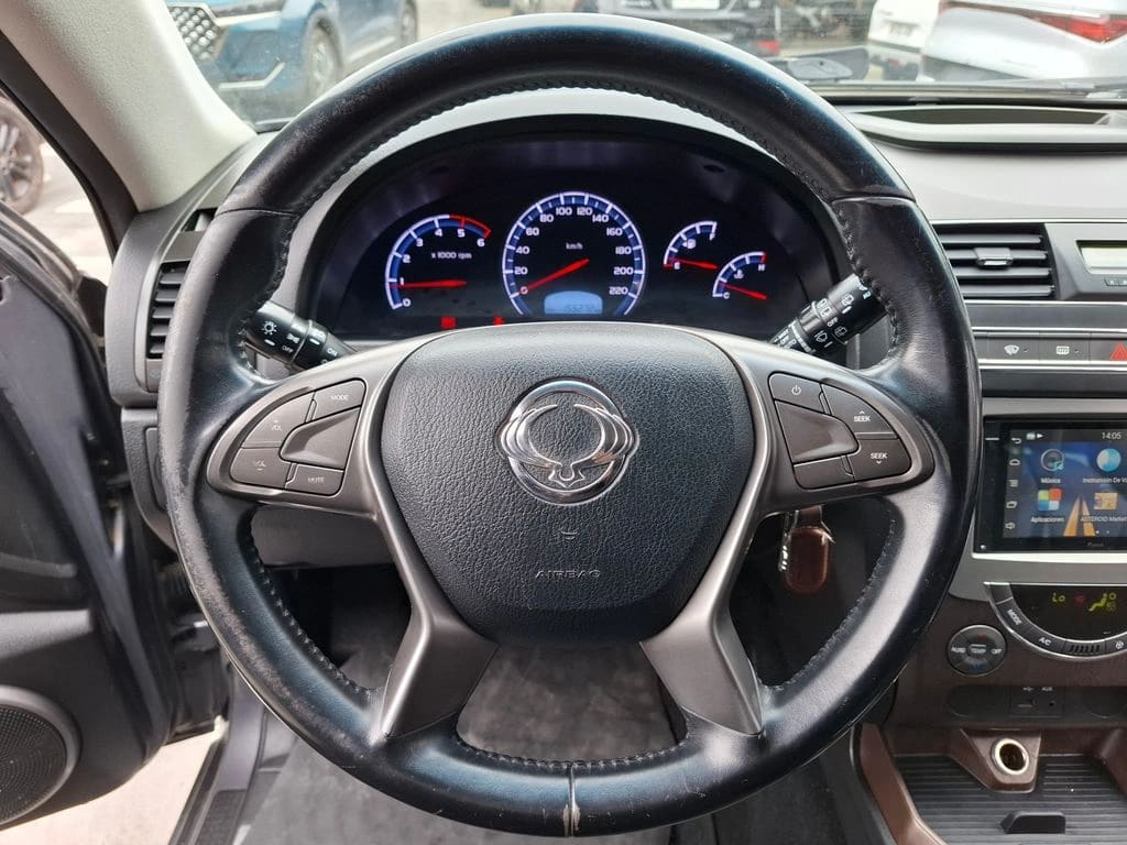 Ssangyong Rexton 2.0 Diesel 2wd Mt 5p año 2016