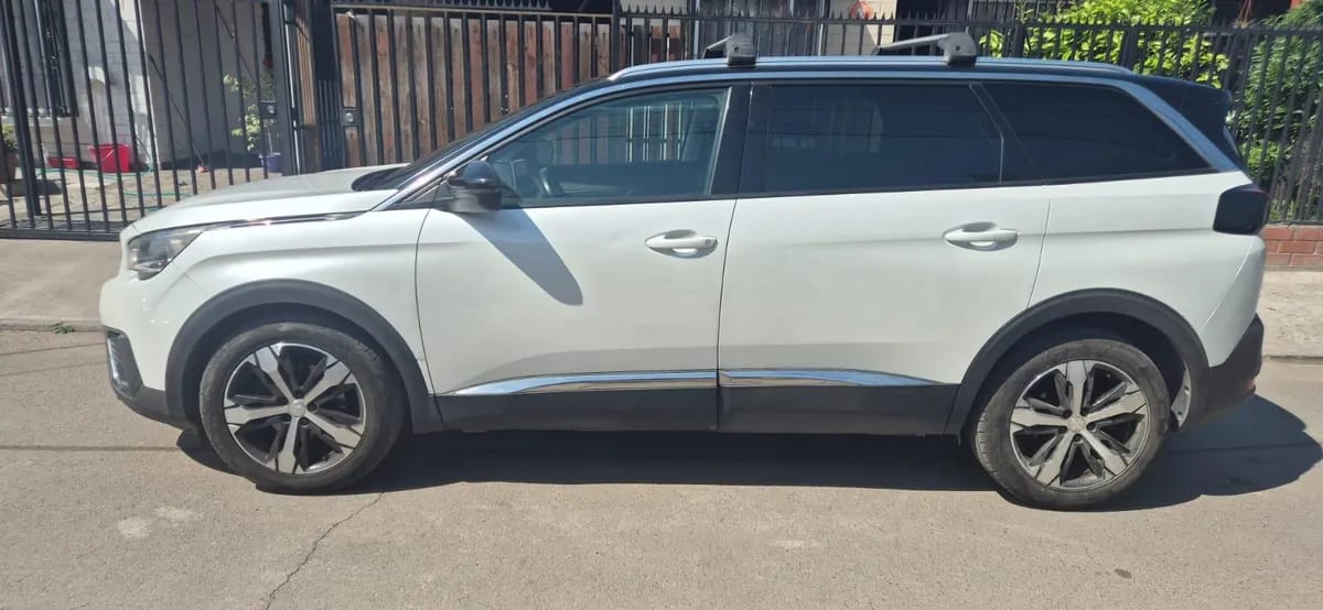Peugeot 5008 2.0 Gt Bluehdi 180hp E6 At Diesel año 2018