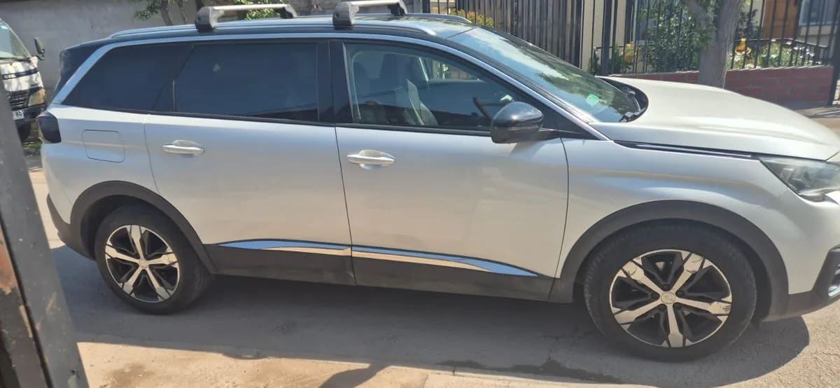 Peugeot 5008 2.0 Gt Bluehdi 180hp E6 At Diesel año 2018