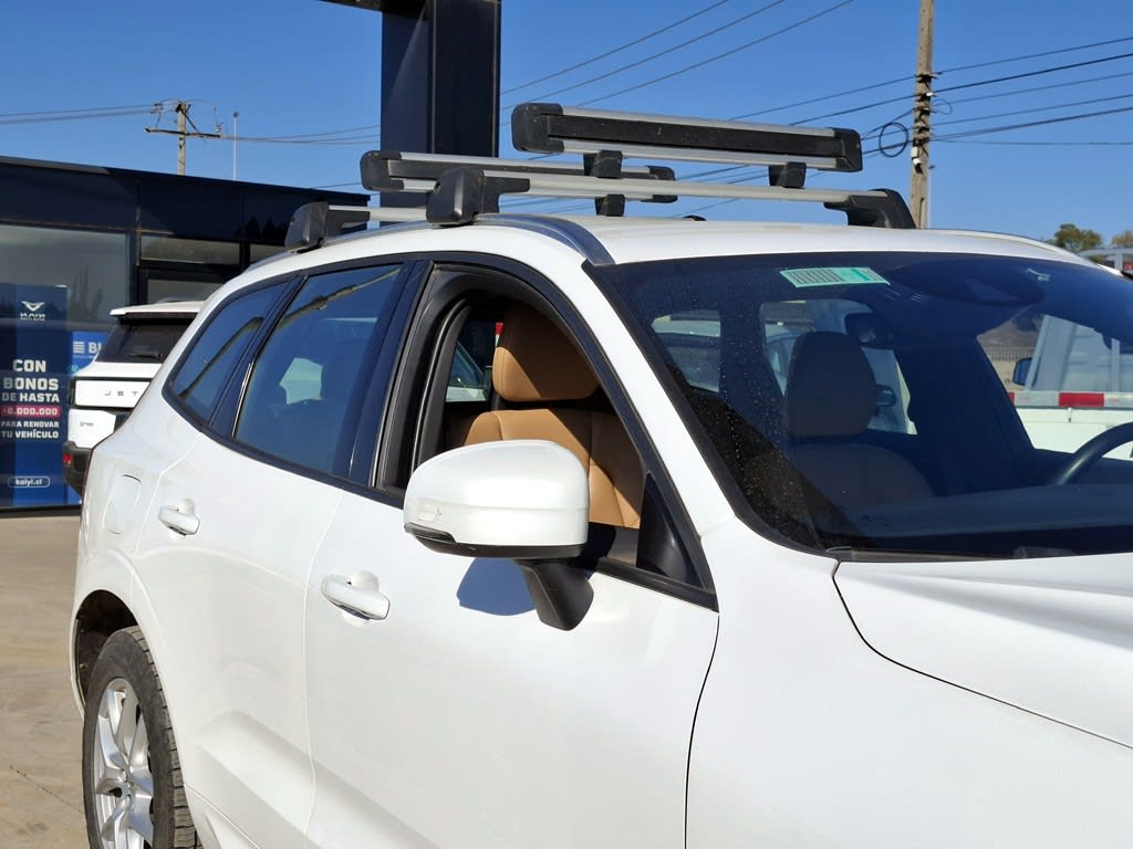 Volvo Xc60 2.0 D4 Diesel Kinetic 4x4 At 5p año 2018