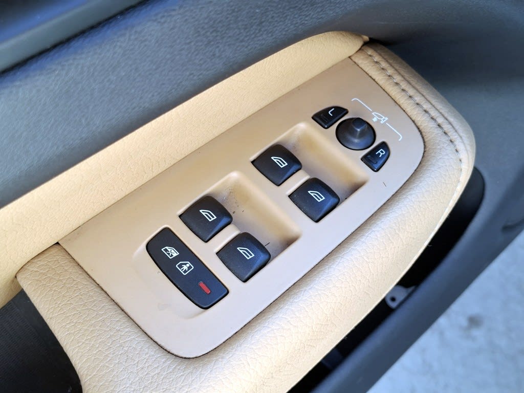 Volvo Xc60 2.0 D4 Diesel Kinetic 4x4 At 5p año 2018