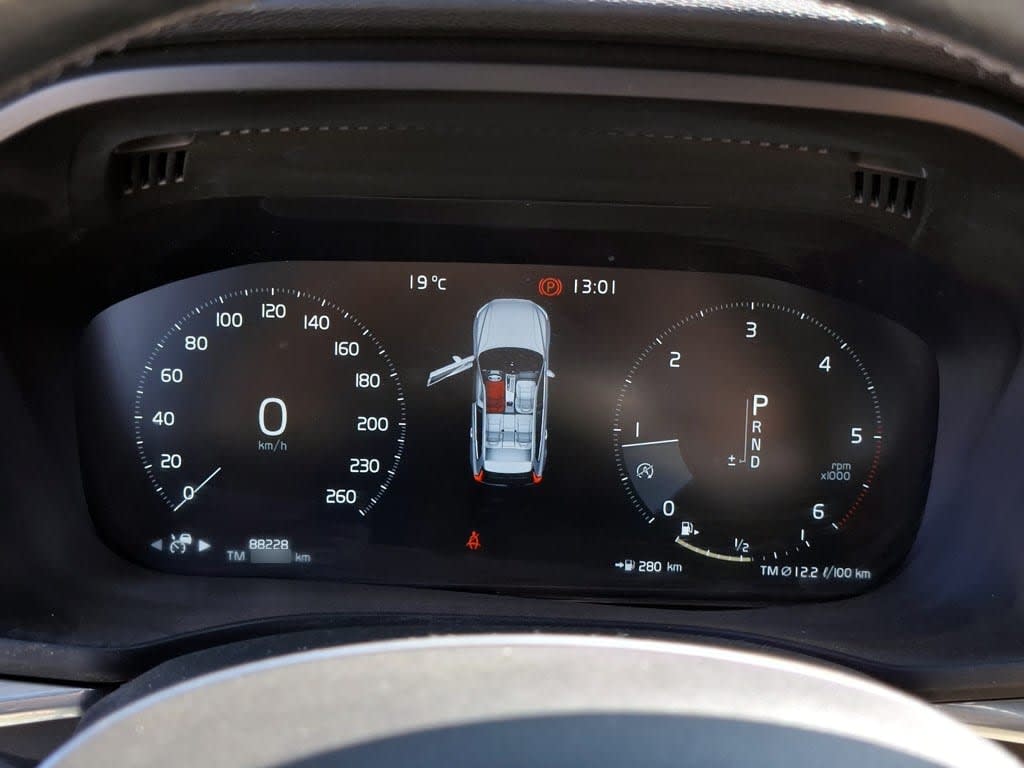 Volvo Xc60 2.0 D4 Diesel Kinetic 4x4 At 5p año 2018