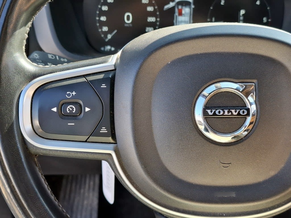 Volvo Xc60 2.0 D4 Diesel Kinetic 4x4 At 5p año 2018