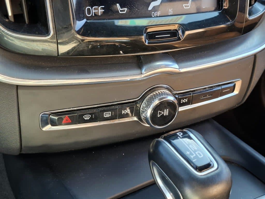 Volvo Xc60 2.0 D4 Diesel Kinetic 4x4 At 5p año 2018
