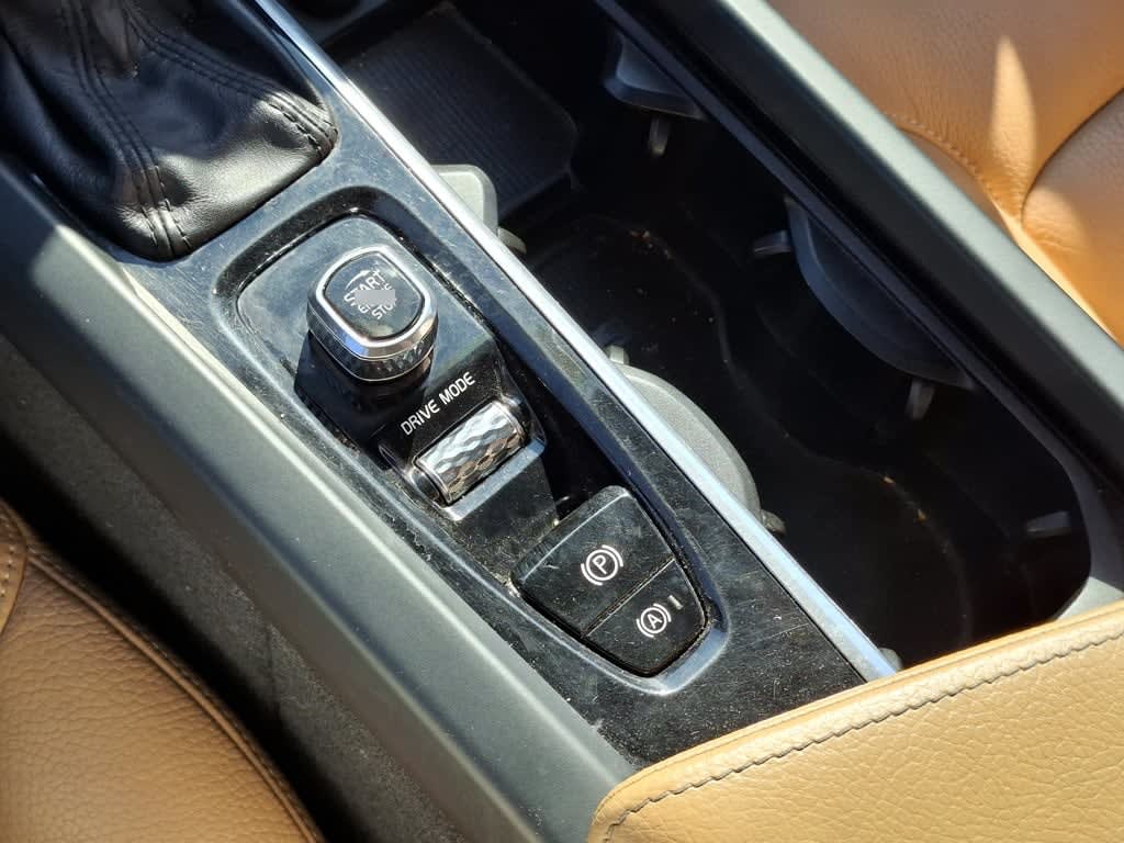 Volvo Xc60 2.0 D4 Diesel Kinetic 4x4 At 5p año 2018