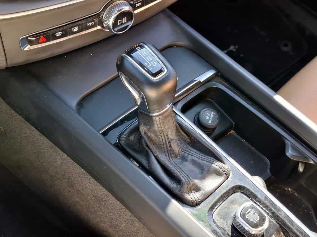 Volvo Xc60 2.0 D4 Diesel Kinetic 4x4 At 5p año 2018