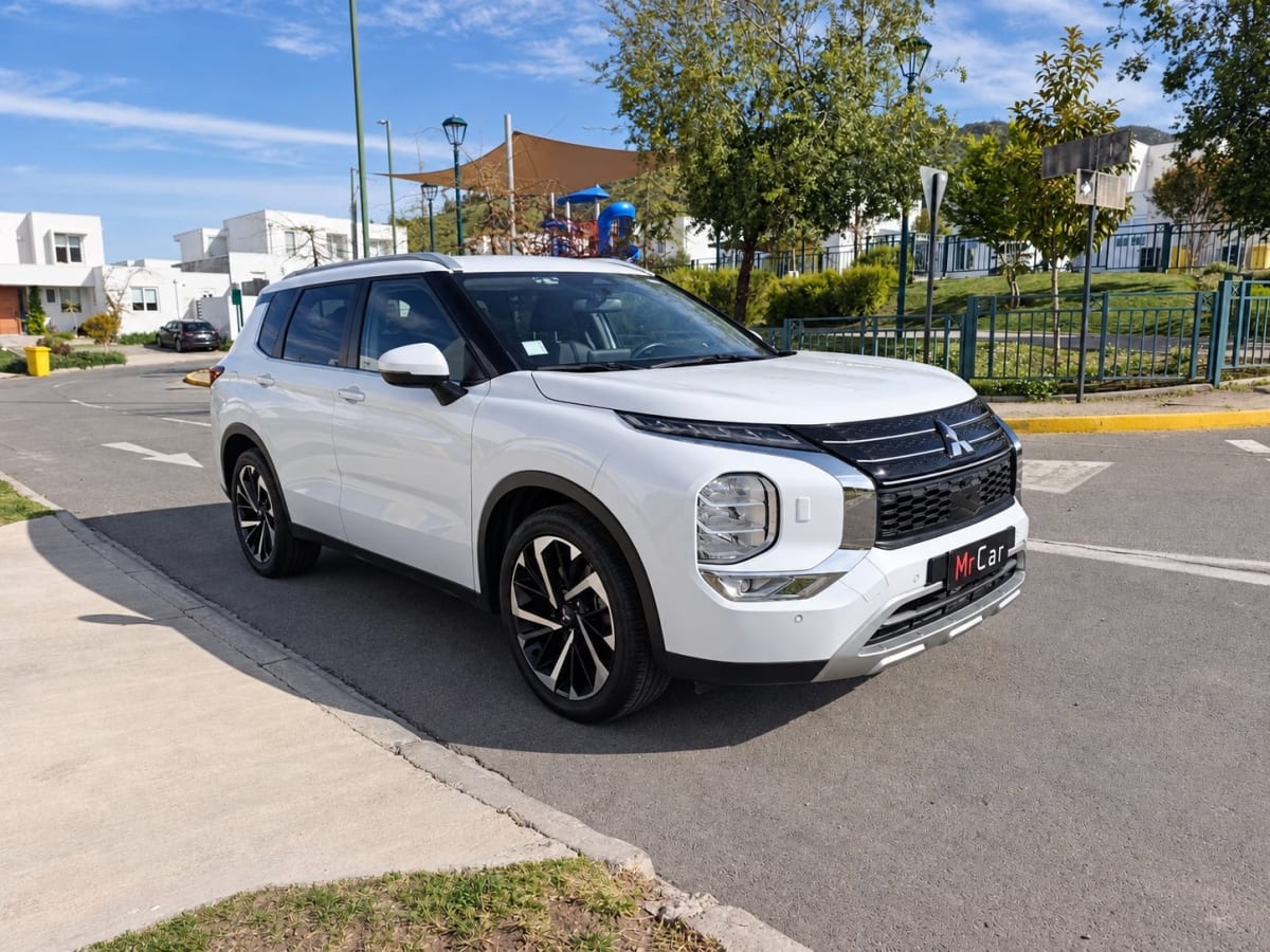 Mitsubishi Mitsubishi Outlander Gl año 2023