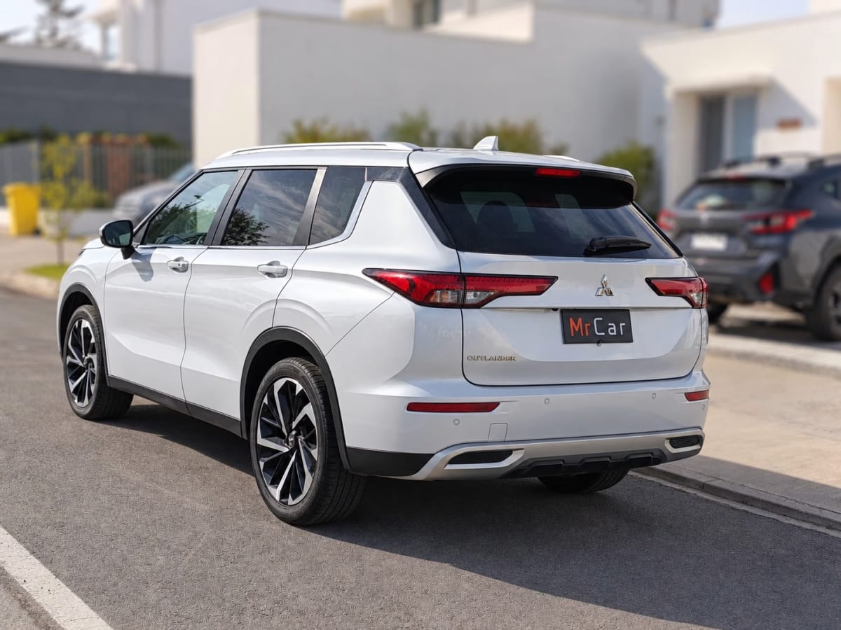 Mitsubishi Mitsubishi Outlander Gl año 2023