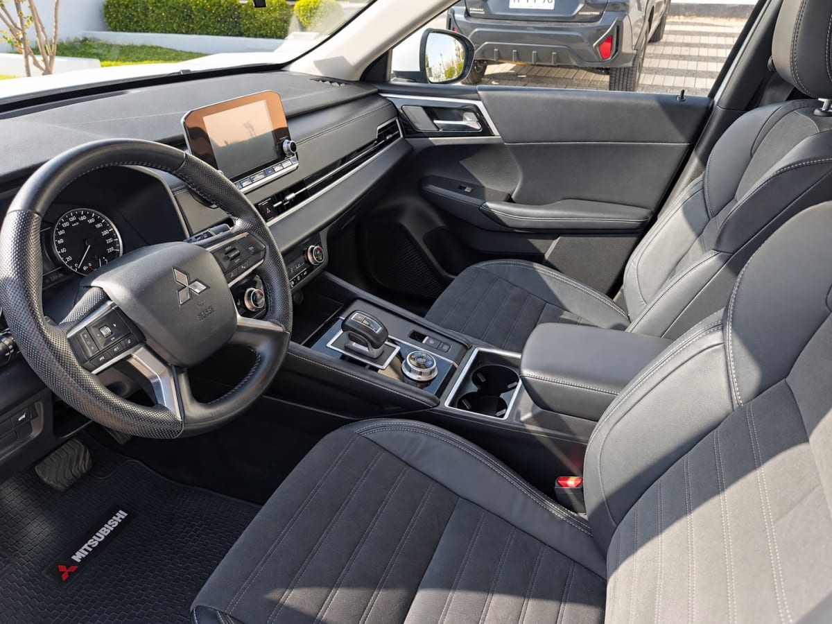 Mitsubishi Mitsubishi Outlander Gl año 2023