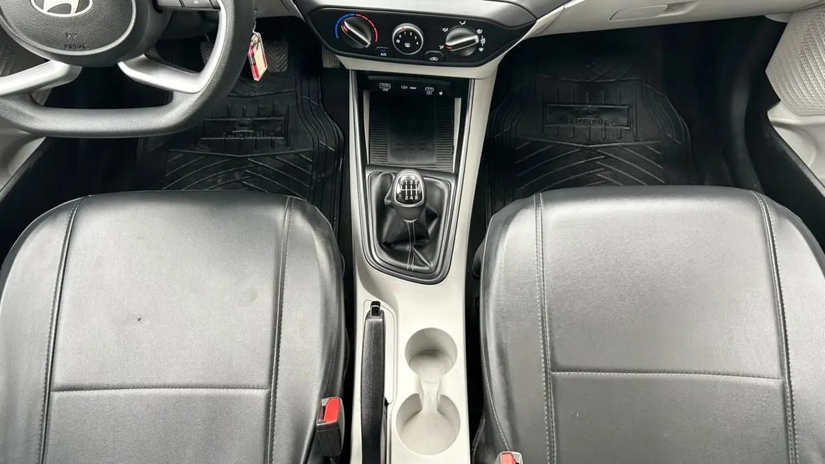 Hyundai I20 1.4 Plus Fl Bi3 4x2 Hb Mt 5p año 2025