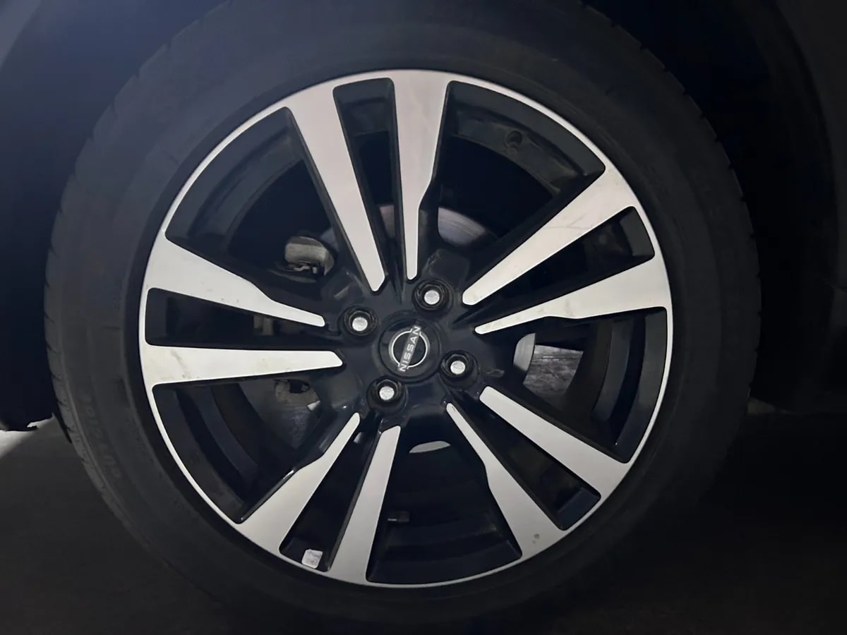 NISSAN KICKS  año 2024