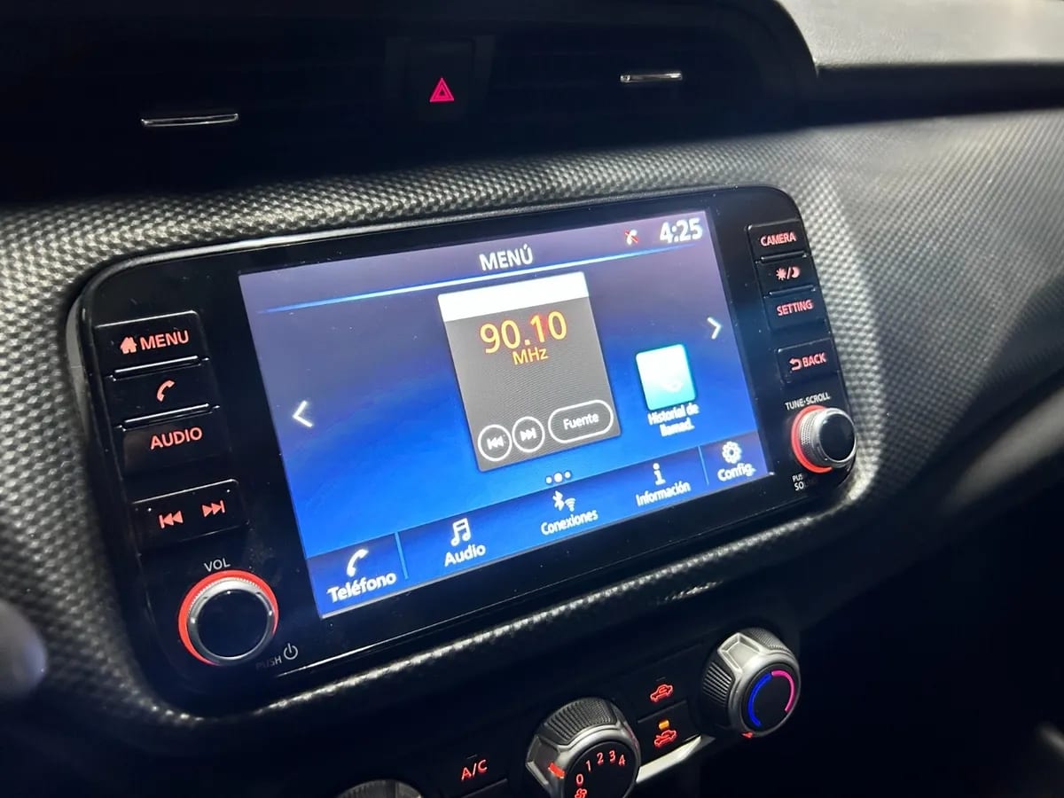 NISSAN KICKS  año 2024
