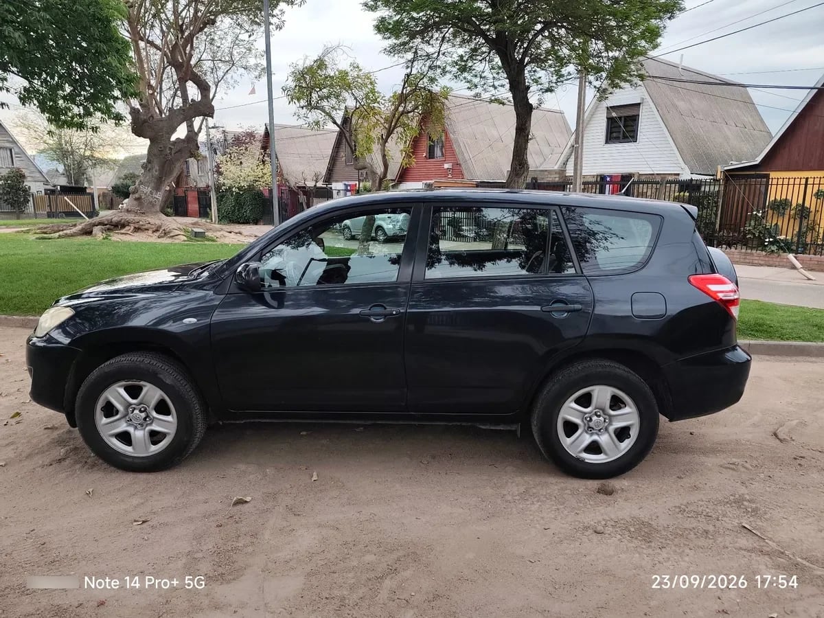 TOYOTA RAV4 2.4 Advantage S.lujo At 4x2 año 2012