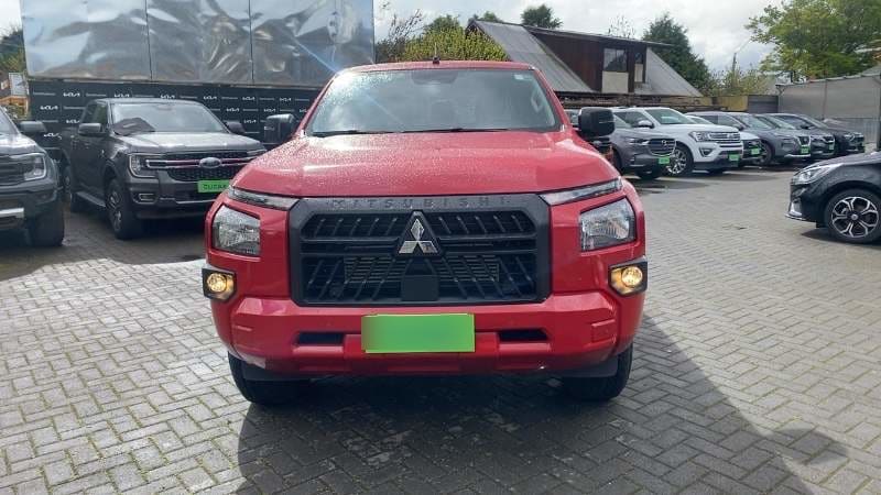 Mitsubishi L200 2.4 Katana Xrt Diesel 4x4 Dob. Cab. Euri6 Mt 4p año 2026