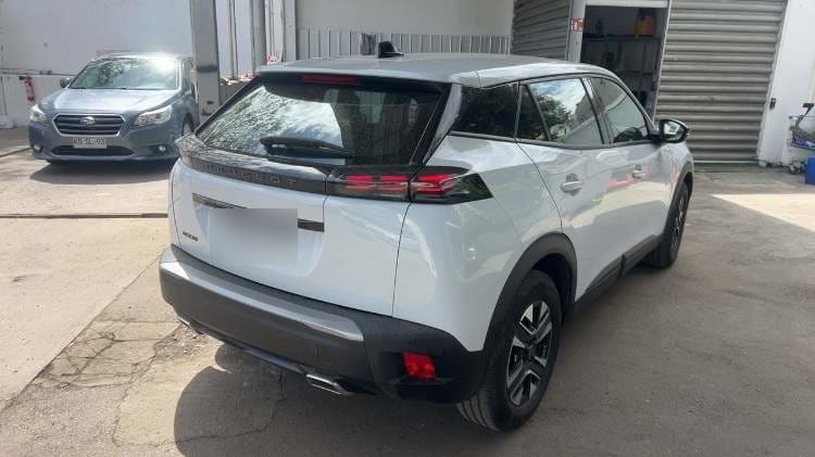 Peugeot 2008 1.2 Active Pack Puretech 130hp 4x2 Mt 5p año 2025