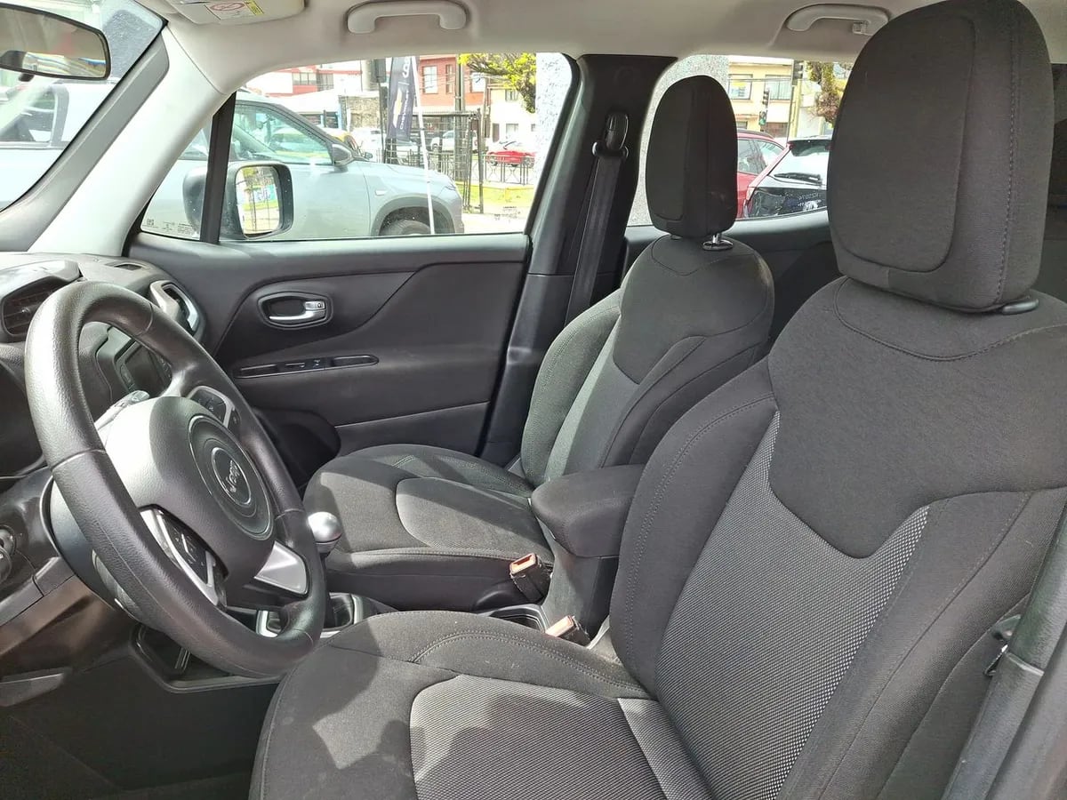 Jeep Renegade 1.8 Sport Lx 4x2 Radio 5 Mt 5p año 2019