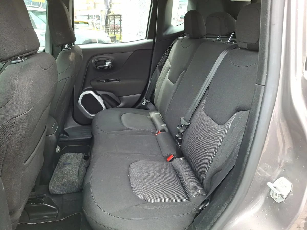 Jeep Renegade 1.8 Sport Lx 4x2 Radio 5 Mt 5p año 2019