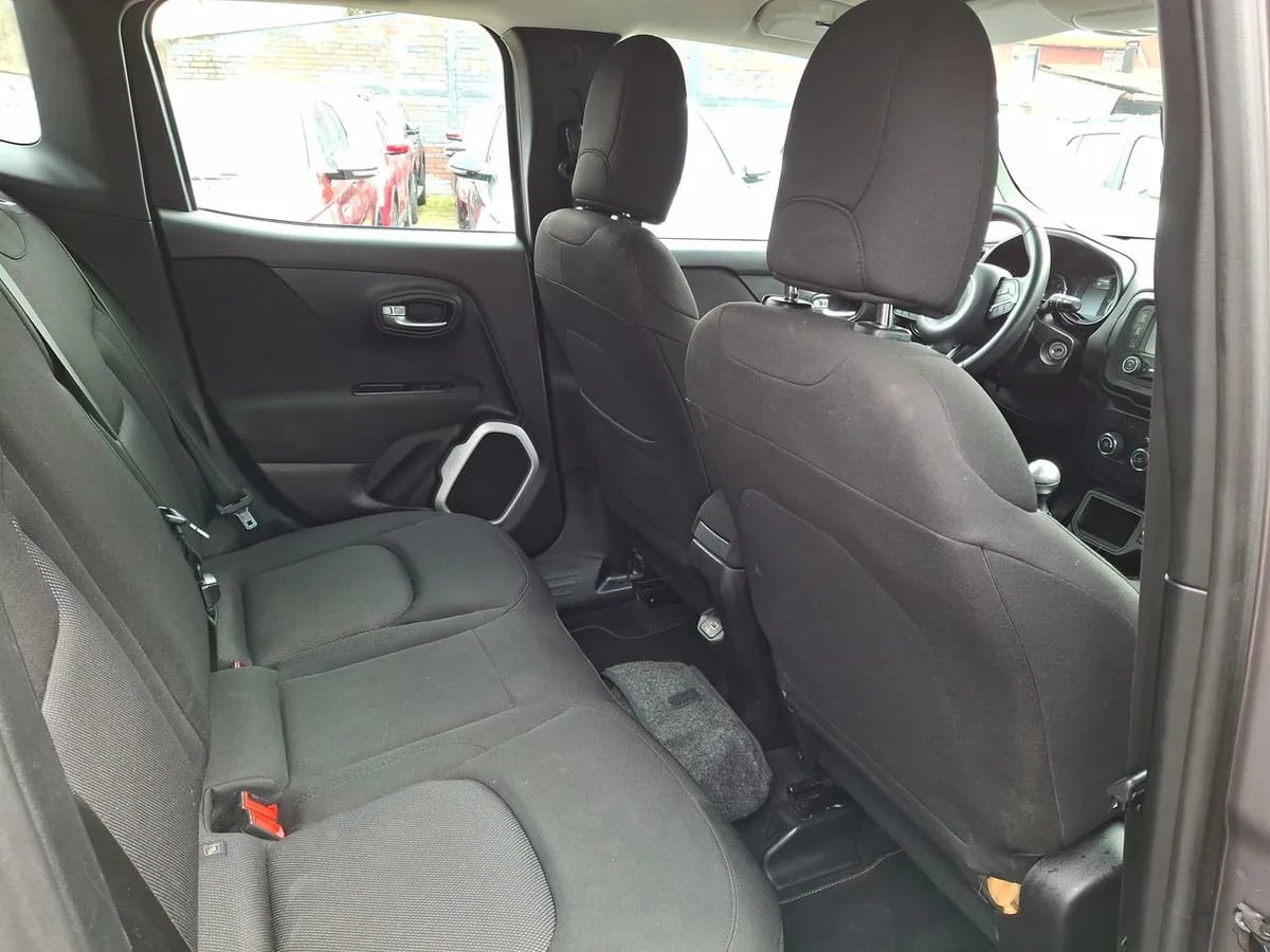 Jeep Renegade 1.8 Sport Lx 4x2 Radio 5 Mt 5p año 2019