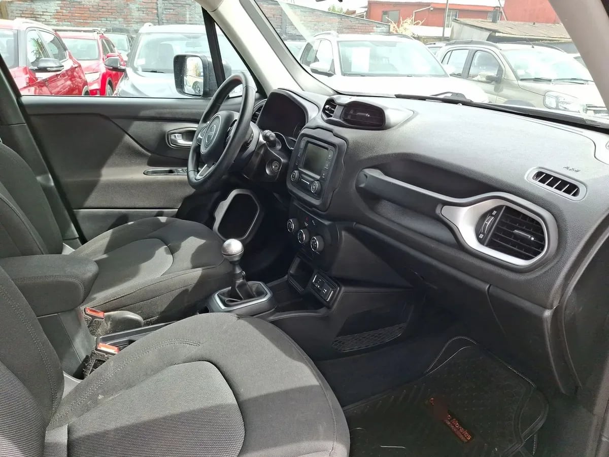 Jeep Renegade 1.8 Sport Lx 4x2 Radio 5 Mt 5p año 2019