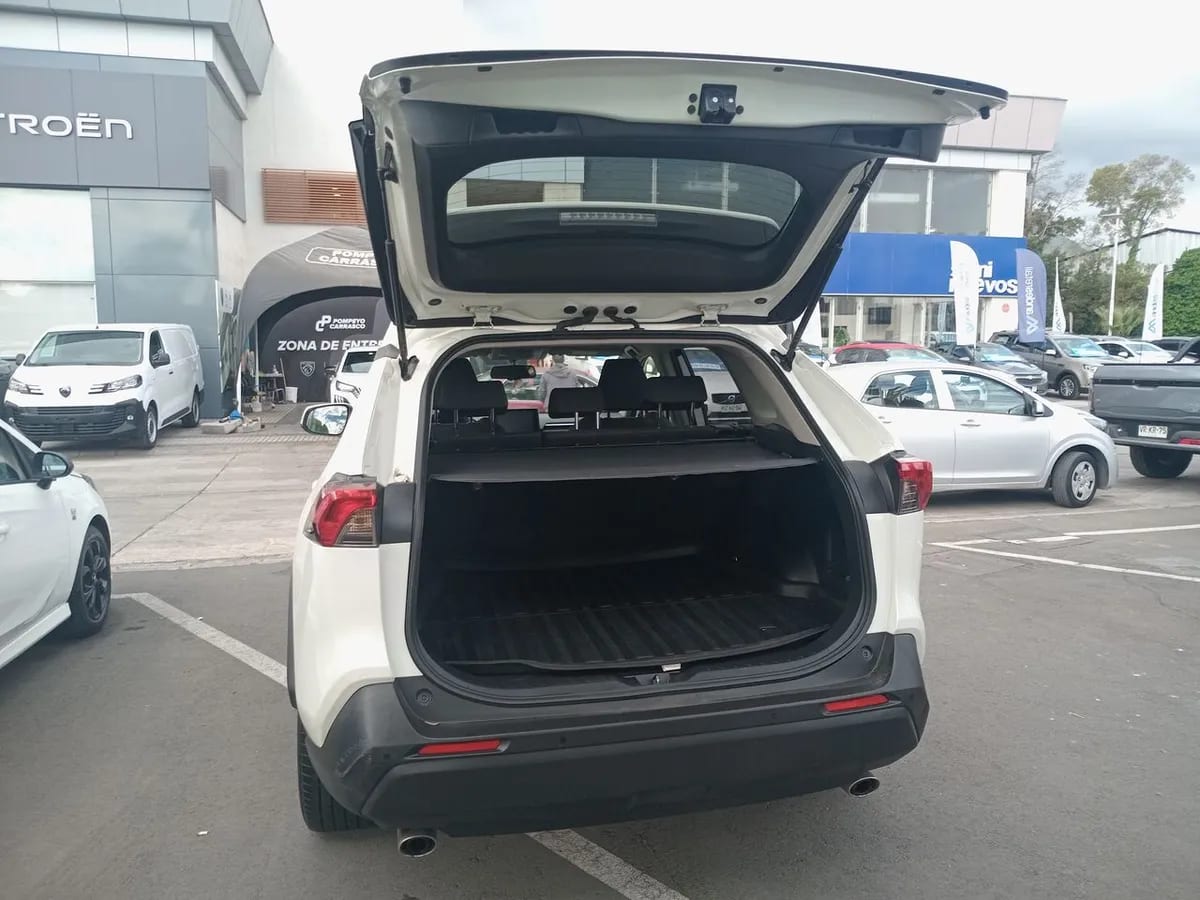 Toyota Rav 4 2.0 Xle 4x2 Cvt At 5p año 2020