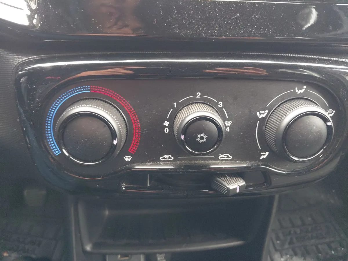 Ram 700 1.4 Bighorn 4x2 Dob. Cab. Mt 4p año 2024