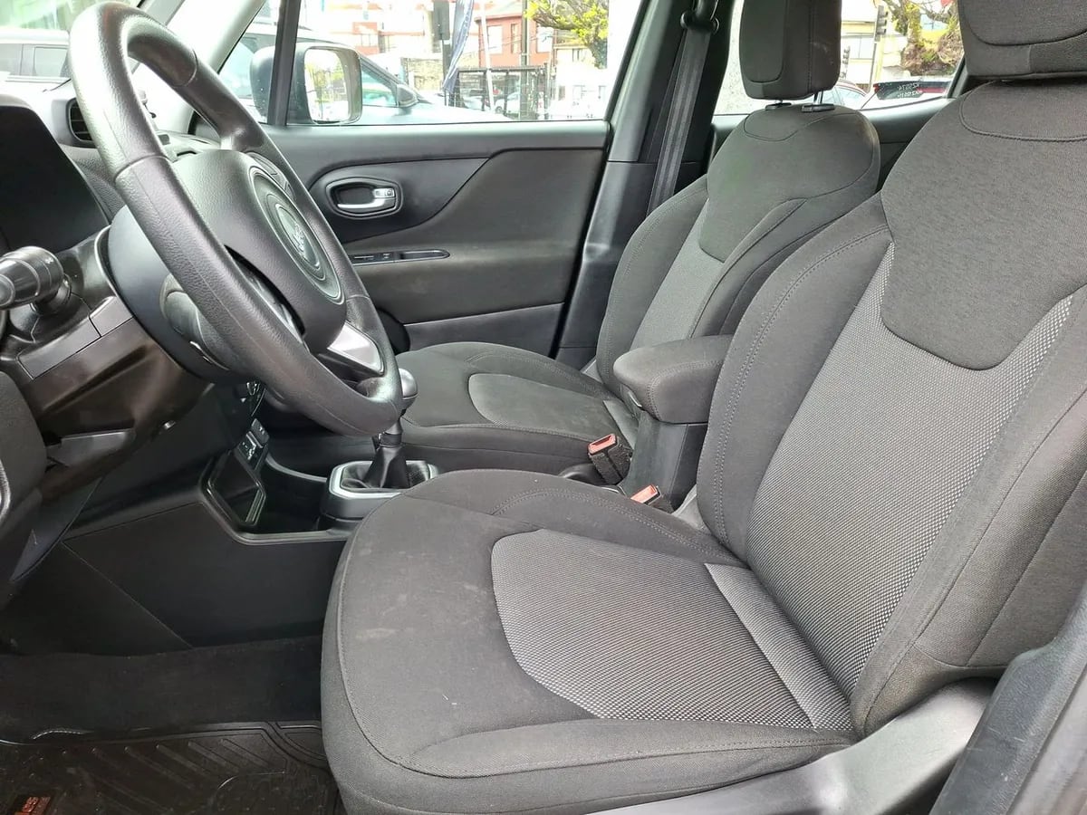 Jeep Renegade 1.8 Sport Lx 4x2 Radio 5 Mt 5p año 2019