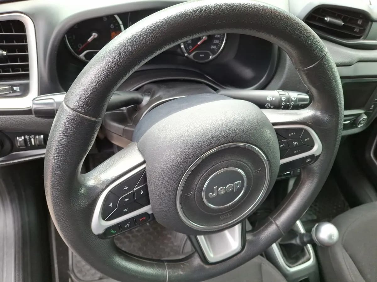 Jeep Renegade 1.8 Sport Lx 4x2 Radio 5 Mt 5p año 2019