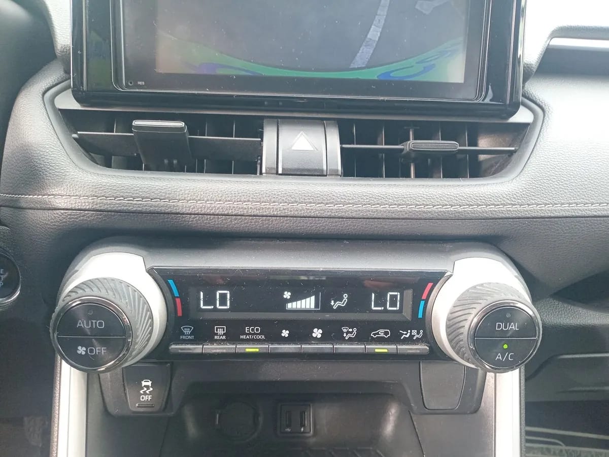 Toyota Rav 4 2.0 Xle 4x2 Cvt At 5p año 2020