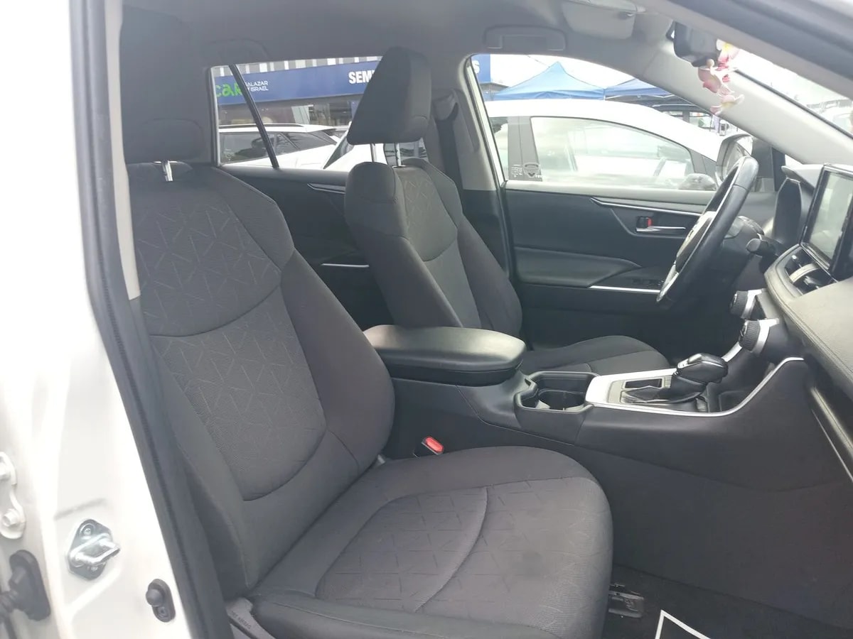Toyota Rav 4 2.0 Xle 4x2 Cvt At 5p año 2020