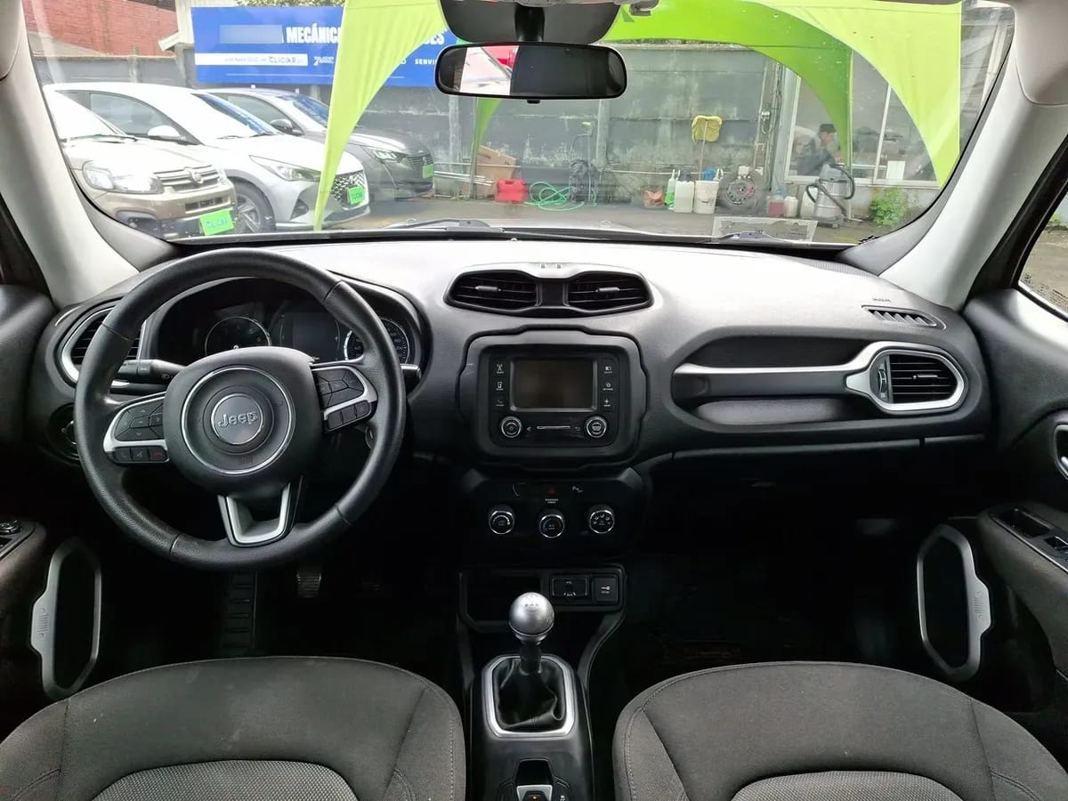 Jeep Renegade 1.8 Sport Lx 4x2 Radio 5 Mt 5p año 2019