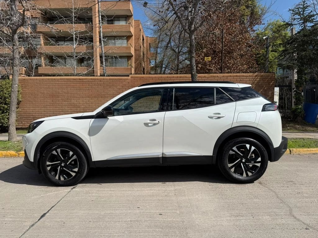 Peugeot 2008 130 Eat8 1.2 Aut año 2022