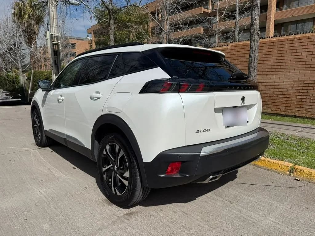 Peugeot 2008 130 Eat8 1.2 Aut año 2022